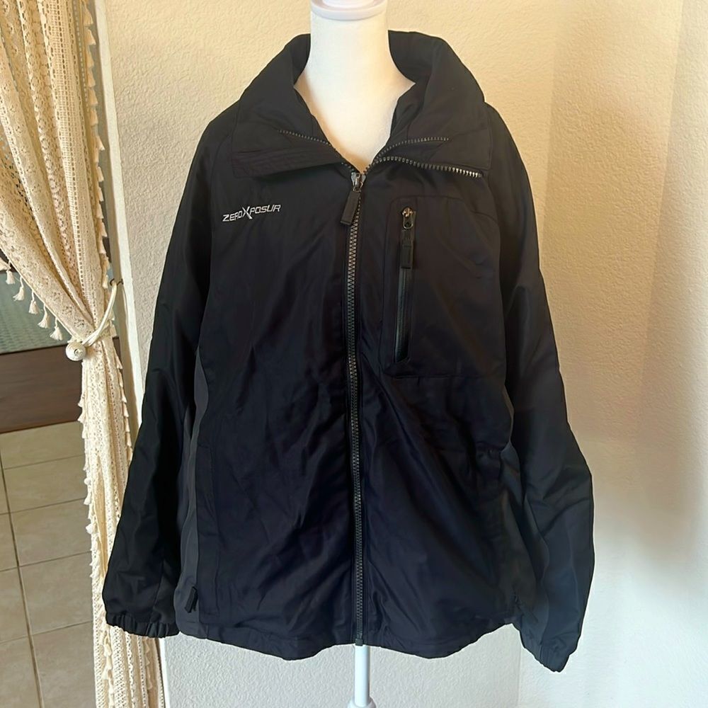ZeroXposur Windbreaker / Outer Shell Men's Jacket with Hood ~ Large